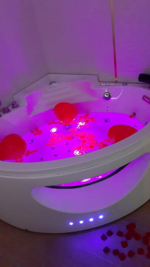 Nid D'amour Baignoire/jacuzzi Appartamento